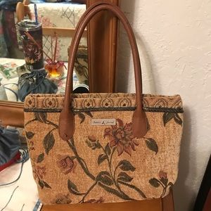 Gorgeous Isabella’s Journey Tapestry Handbag EUC